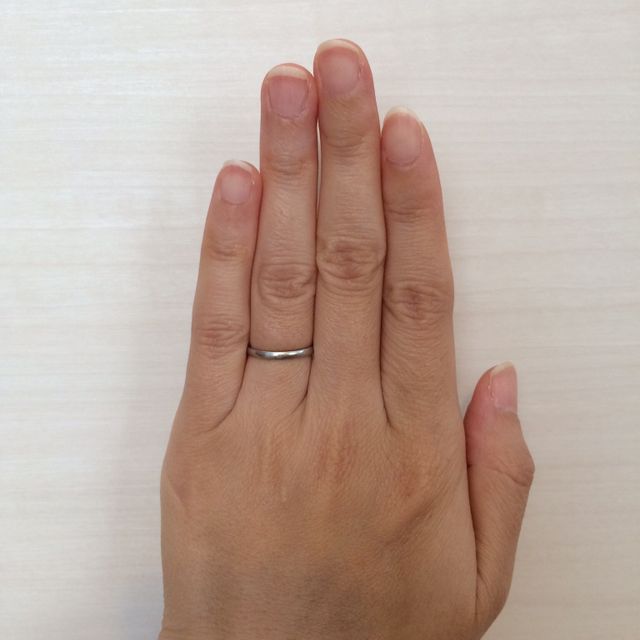 【銀座ダイヤモンドシライシの口コミ】 すっと手に馴染むシンプルで、華奢な指輪を探していました。こちらは他の…