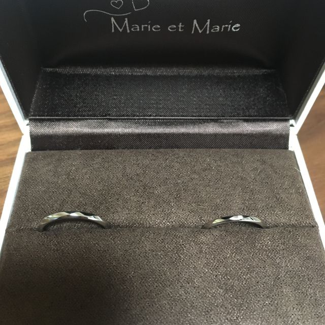 【【閉業】Marie et Marie(マリ・エ・マリ)の口コミ】 肌が弱いのでプラチナであることは必須。
かつ2人ともシンプルなデザイン…