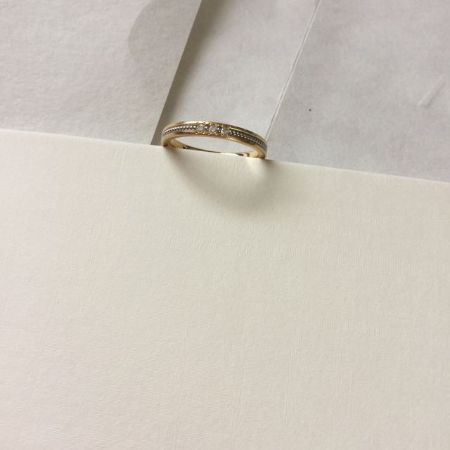 【俄(にわか)の口コミ】 華奢なデザインとマテリアルが選べるところが決め手でした。私はプラチナ…