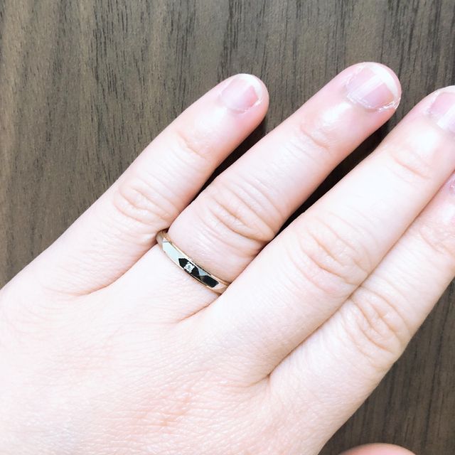 【Honey Bride(ハニーブライド)の口コミ】 元々、カットデザインの指輪が欲しくて探していたところスタッフの方から…