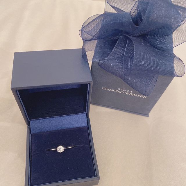 【銀座ダイヤモンドシライシの口コミ】 プロポーズリングと婚約指輪を購入させていただきました。
ダイヤがとても…