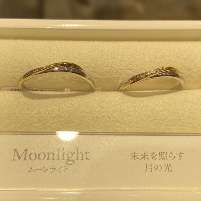 【canal4℃(カナルヨンドシー)の口コミ】 男性用、女性用ともにイエローゴールドのラインが入っています。このライ…