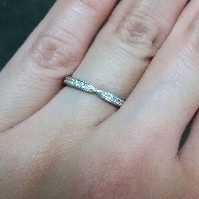 【HOSHI no SUNA 星の砂(ほしのすな)の口コミ】 プラチナだけのシンプルなものでなくて、ダイアが入っているのが良かった…