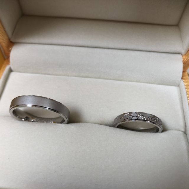 【ケイウノ ブライダル(K.UNO BRIDAL)の口コミ】 桜の模様にほぼ一目惚れしました。ただ大きすぎる、柄が多すぎる点が気に…