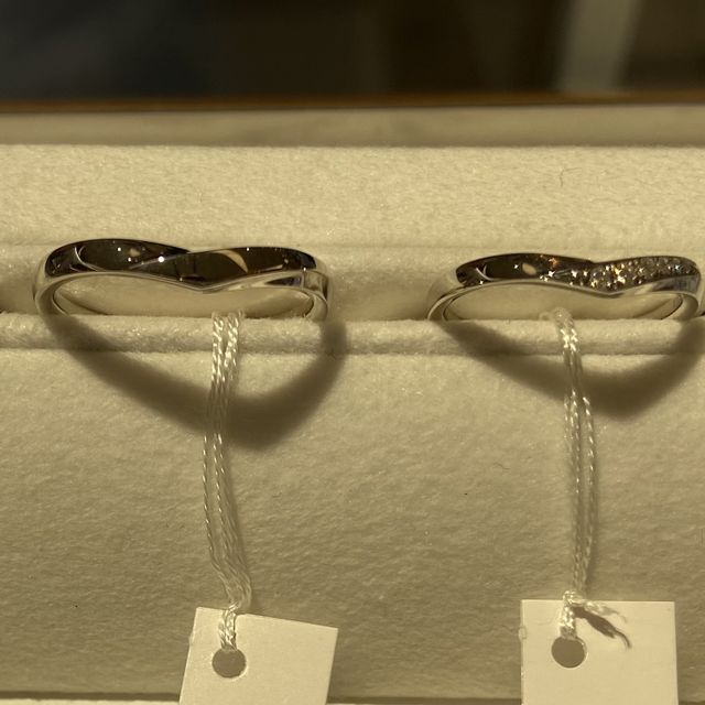 【STAR JEWELRY(スタージュエリー)の口コミ】 スタッフの方が希望を聞きとってくださり、この指輪を出してくれました。…