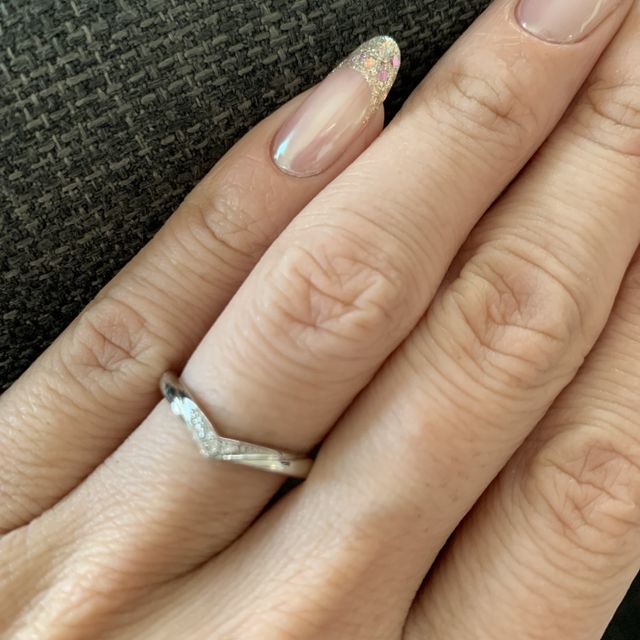 【GALA JEWELRY(ガラジュエリー)の口コミ】 指輪のデザインがとっても好みで、つけた時の感じも良く、指も綺麗に見え…