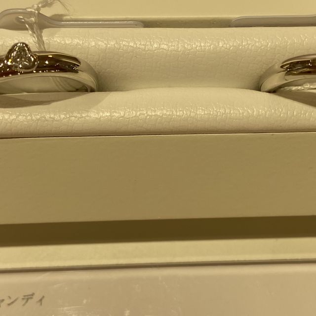 【ジュエリーKANDAの口コミ】 試着した指輪はキャンディで、甘く愛らしくという意味があります。女性用…