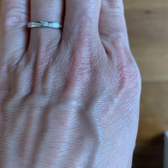 【ラザール ダイヤモンド(LAZARE DIAMOND)の口コミ】 2人共にデザインはシンプルがいいと目的が同じでお店に向かいました。幾つ…