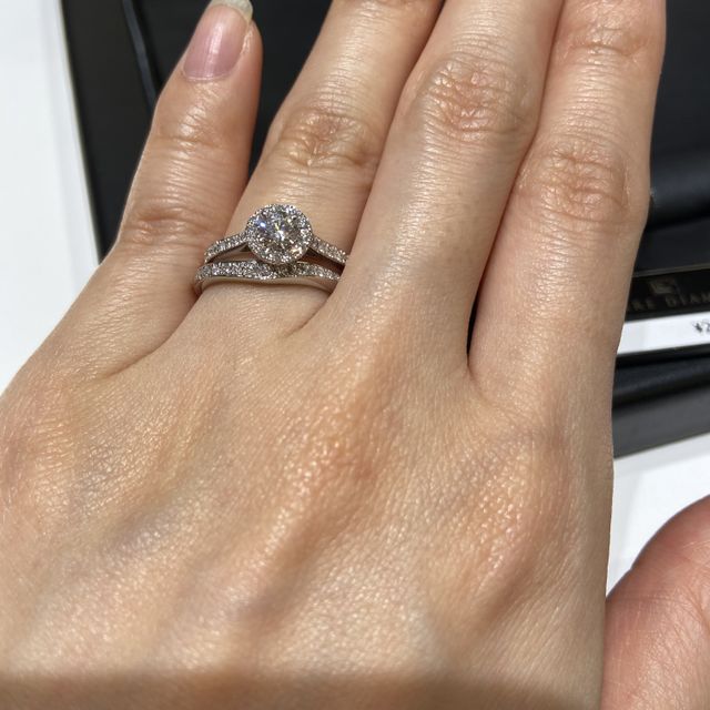 【ラザール ダイヤモンド(LAZARE DIAMOND)の口コミ】 婚約指輪にセントパトリックのようなデザインをを検討されている方には特…