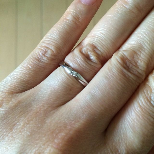 【4℃ BRIDAL(ヨンドシーブライダル)の口コミ】 シンプルな指輪をさがして、何件か見て回りましたが、一番自分の理想にあ…