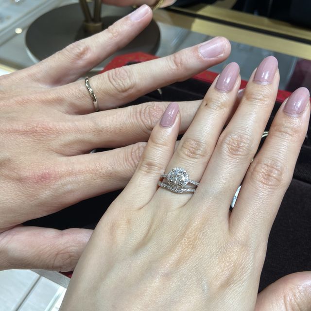 【カルティエ(Cartier)の口コミ】 結婚指輪は絶対にカルティエのバレリーナカーブがいいと思っていました。…