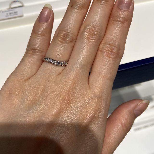 【MIKIMOTO(ミキモト)の口コミ】 比較的太さもあり、石もしっかりとあるため、存在感があります。歳を重ね…