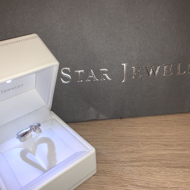 【STAR JEWELRY(スタージュエリー)の口コミ】 デザインを一番最初に見た時に素敵だと思っていました。しかし、色んなデ…