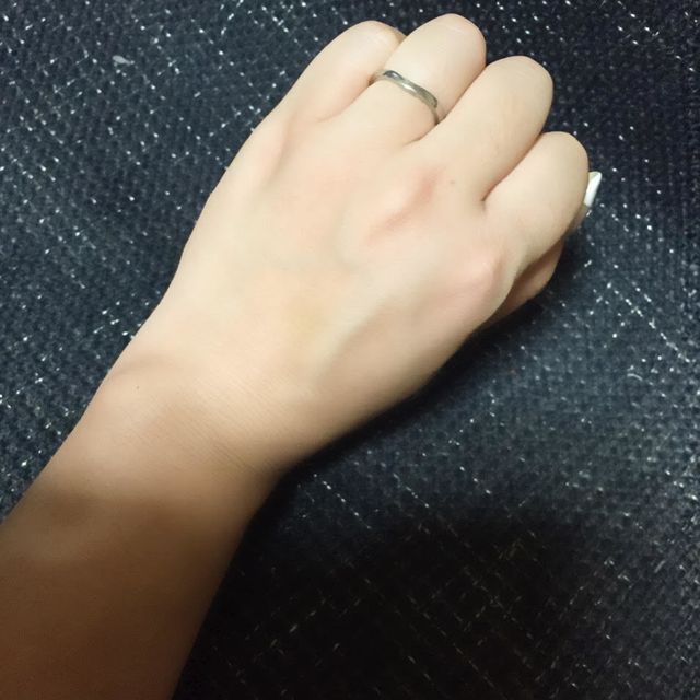 【カルティエ(Cartier)の口コミ】 とにかくシンプルなものがいい旦那と、少し何かデザイン性のあるもののい…