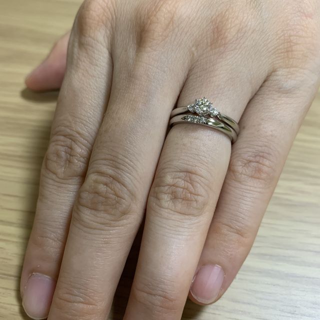 【4℃ BRIDAL(ヨンドシーブライダル)の口コミ】 彼女が好きなブランドの4℃さんで探しました。派手過ぎずシンプルだけど綺…