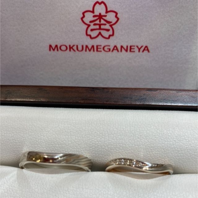 【杢目金屋(もくめがねや)の口コミ】 木目調のデザインが特徴的な指輪です。他にはないオリジナリティ、温かみ…
