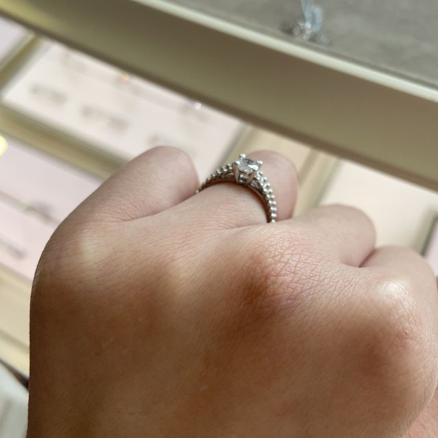 【ヴァン クリーフ＆アーペル(Van Cleef & Arpels)の口コミ】 0.5カラット、Dカラー、VVS1を試着しました。ヴァンクリらしいデザインで…