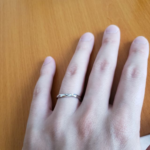 【アイプリモ(I-PRIMO)の口コミ】 結婚指輪のこだわりは、スタイリッシュでシンプルな物を選ぼうと思ってい…