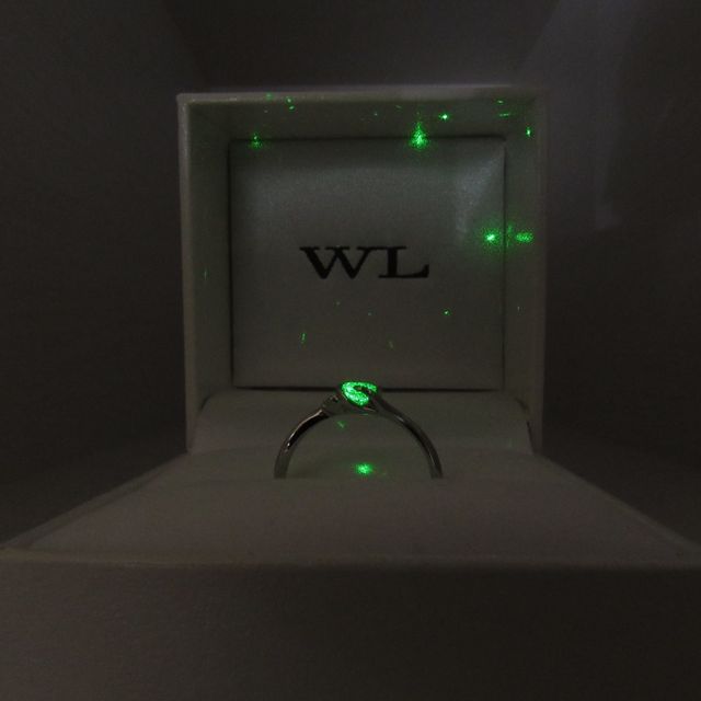 【輪-RIN-の口コミ】 シンプルなデザインと光にあたったときの指輪の輝きがとても心惹かれまし…