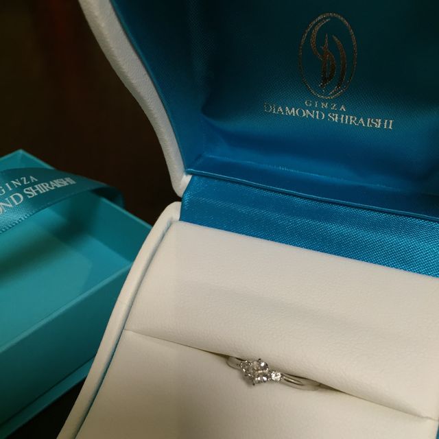 【銀座ダイヤモンドシライシの口コミ】 あまりゴツゴツしたデザインが好きでなく華奢なタイプが好みであったこと…