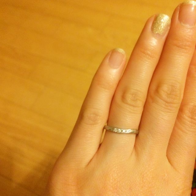 【MAHARAJA DIAMOND(マハラジャダイヤモンド)の口コミ】 ずばりデザインと金額。こだわりは無かったのですが、ややウェーブ気味の…