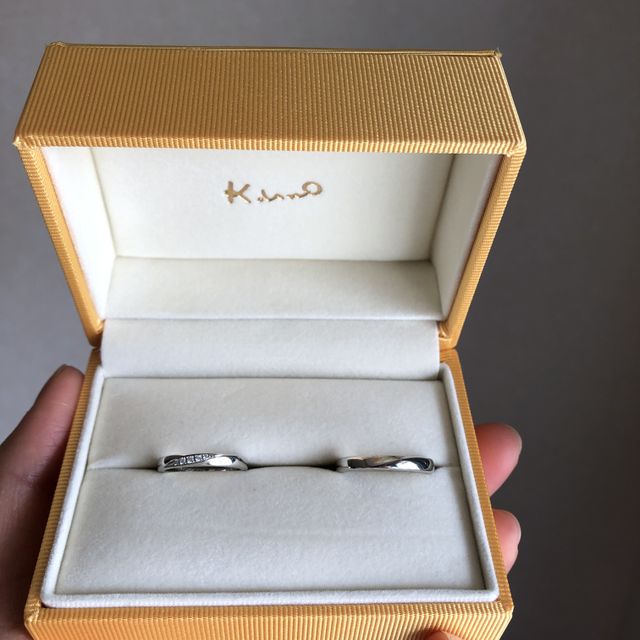 【ケイウノ ブライダル(K.UNO BRIDAL)の口コミ】 結婚指輪は事前にどういうものがいいか決めずに店舗へ行ったので、2人の好…