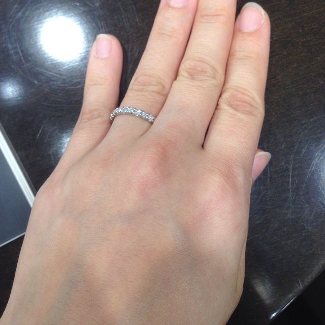【LUCIE(ルシエ)の口コミ】 ハーフエタニティーリングにしてはかなりお手頃でした。また派手すぎない…