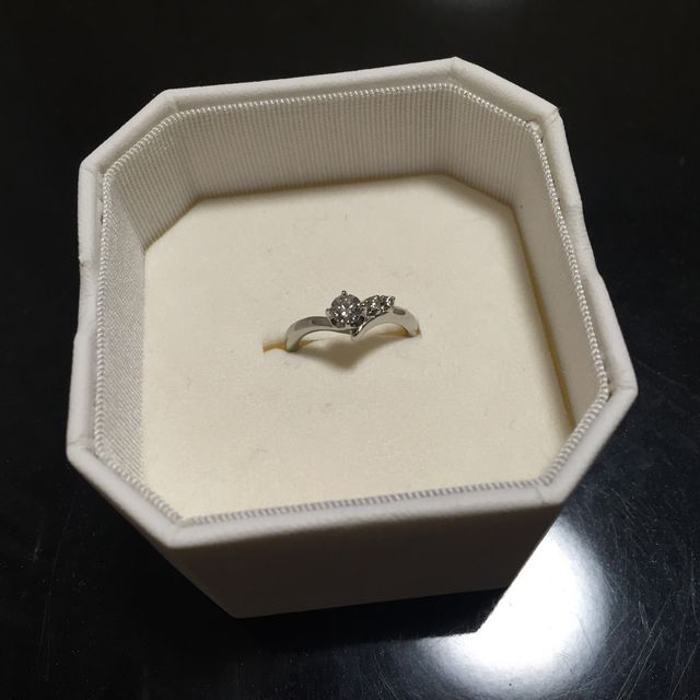 【4℃ BRIDAL(ヨンドシーブライダル)の口コミ】 指輪といえば４℃！と思い行きました。たくさん素敵な指輪がありましたが、…