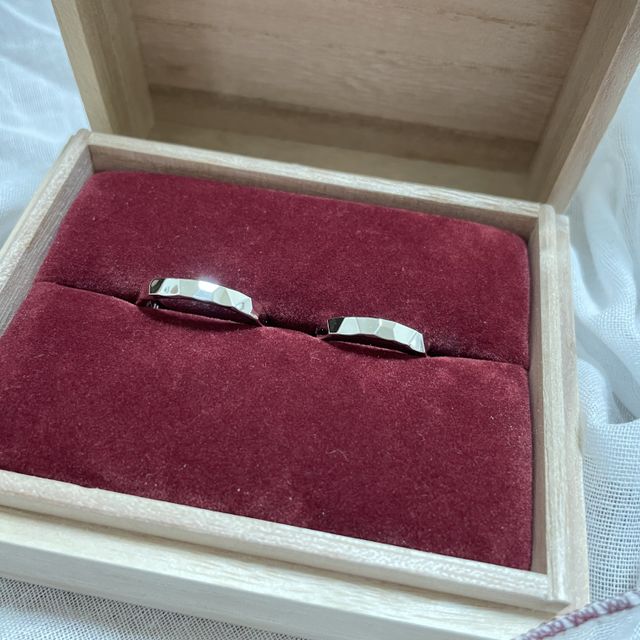 【ichi(イチ)の口コミ】 まずホームページで見た指輪のデザインに惹かれた。
実際にお店で見せても…