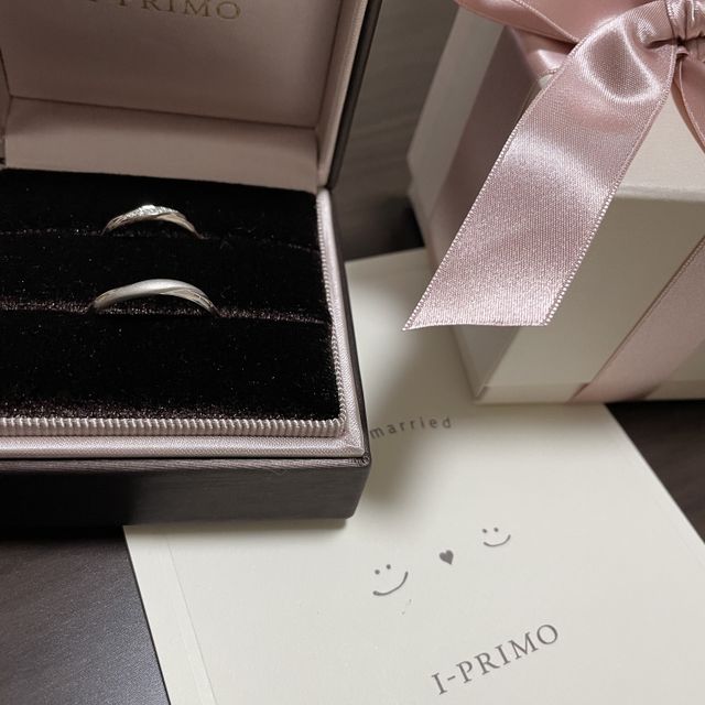 【アイプリモ(I-PRIMO)の口コミ】 シンプルなデザインに一目惚れしました！
程よいウェーブ感があり付けても…