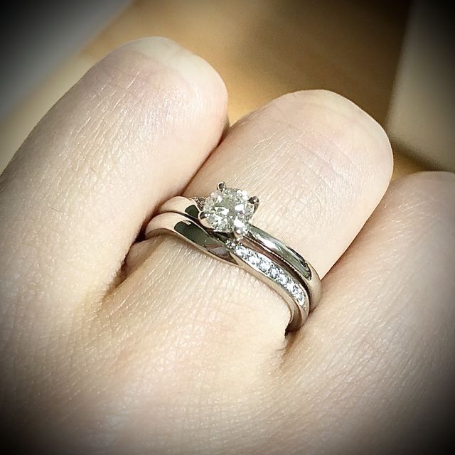 【俄(にわか)の口コミ】 先に婚約指輪（木漏れ日）をプレゼントしていただきました。セットリング…