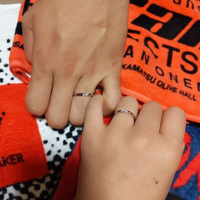 【CRAFY(クラフィ)の口コミ】 デザインや太さ、ダイヤモンドなど刻印も自分たちで決めることができ、価…