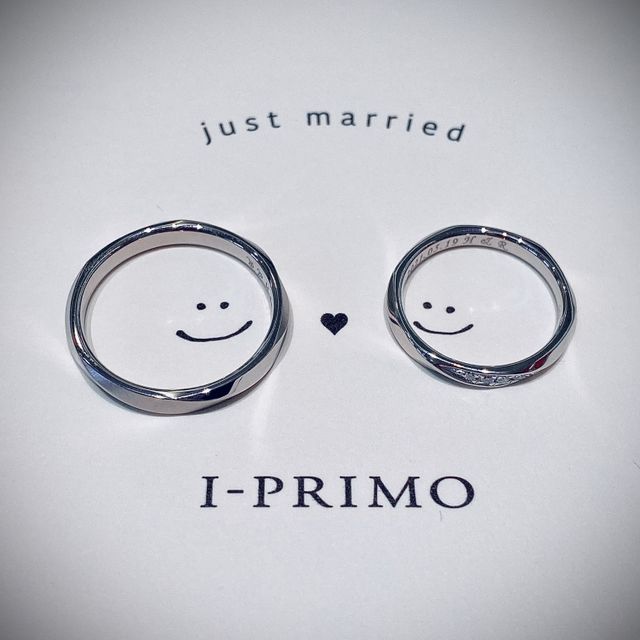 【アイプリモ(I-PRIMO)の口コミ】 指輪のデザインと刻印、一つ一つのダイヤにある意味が素敵でした。
実際に…