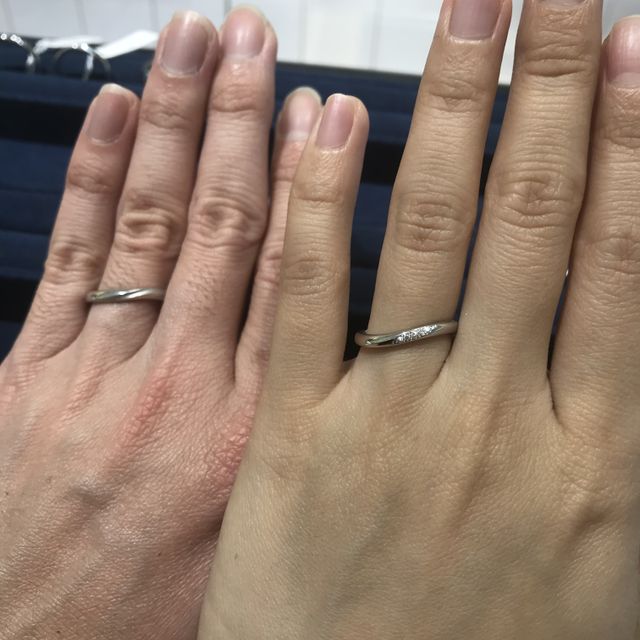 【4℃ BRIDAL(ヨンドシーブライダル)の口コミ】 ダイヤ付きはあまり興味がなかったのですが、一旦1枚目のダイヤ付きを着用…