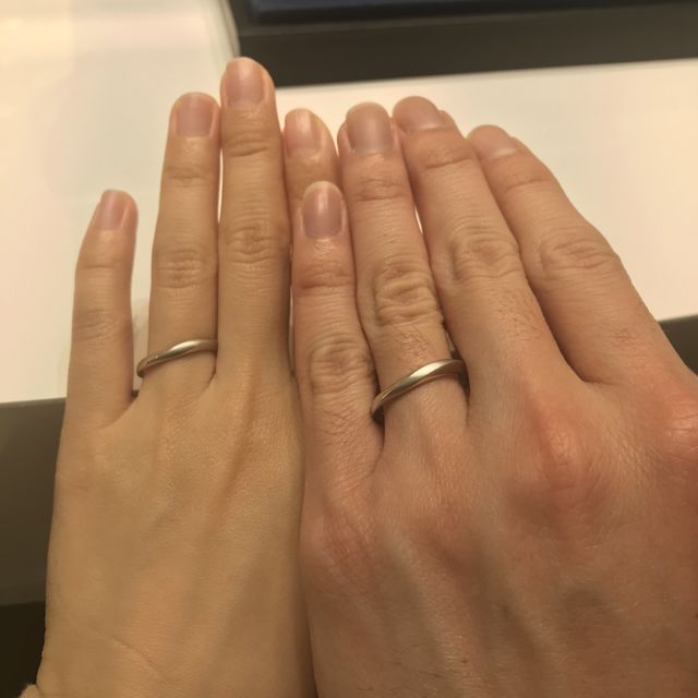 【4℃ BRIDAL(ヨンドシーブライダル)の口コミ】 ダイヤ付きはあまり興味がなかったのですが、一旦1枚目のダイヤ付きを着用…