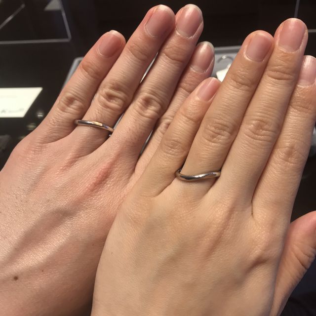 【ケイウノ ブライダル(K.UNO BRIDAL)の口コミ】 気になっていた二つのデザインを見せてもらいました。金糸を自分たちで結…