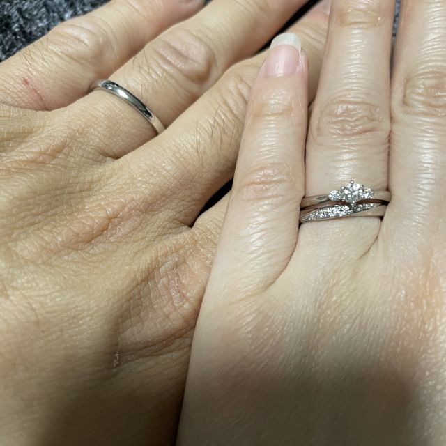 【4℃ BRIDAL(ヨンドシーブライダル)の口コミ】 シンプルなものをと思ってはいましたが、いざお店に行って見るとキラキラ…