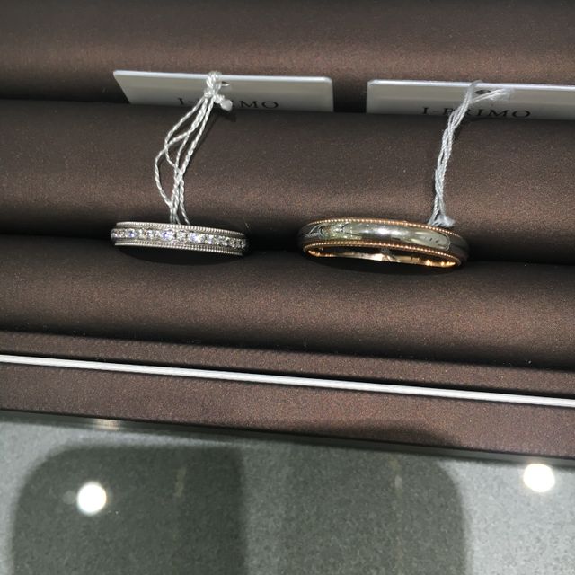 【アイプリモ(I-PRIMO)の口コミ】 デザインが非常に良かったです。
プラチナに端のピンクゴールドとの相性が…