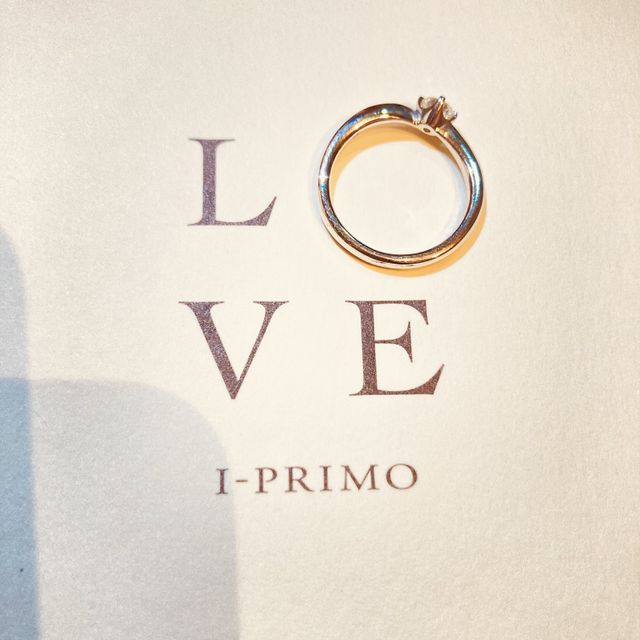 【アイプリモ(I-PRIMO)の口コミ】 何度も試着を重ね、ダイヤの色、大きさなどバランスを考えました。ウエー…