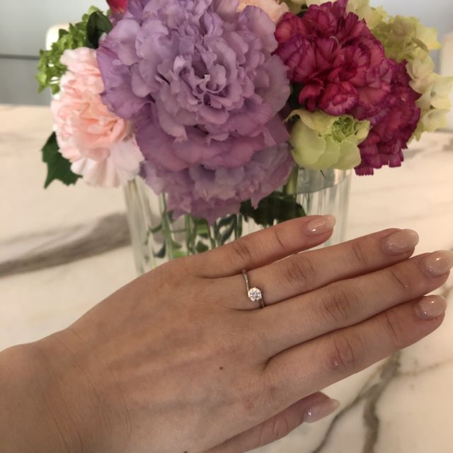 【アイプリモ(I-PRIMO)の口コミ】 色々なデザインを見ましたが彼女をイメージした際にデザインに一目惚れし…