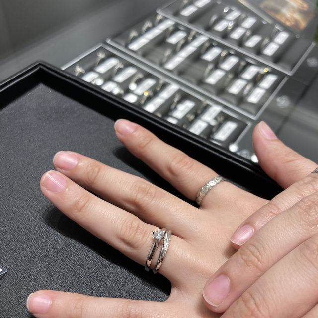 【エクセルコダイヤモンド(EXELCO DIAMOND)の口コミ】 ダイアモンドのみ先に購入してデザインは妻の好きなものにしたかったので…