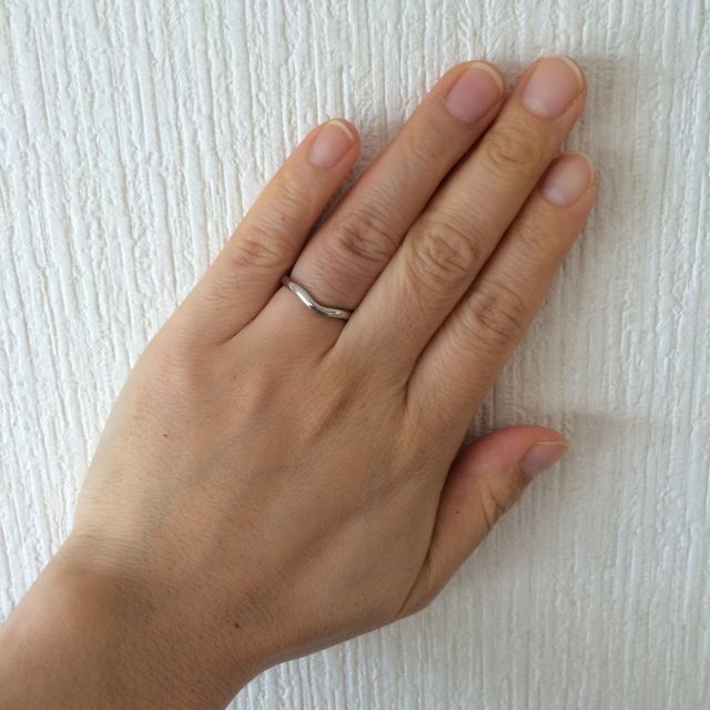 【ティファニー(Tiffany & Co.)の口コミ】 指が短く太いので、少しでもきれいに見えるようにV字型のデザインを探して…