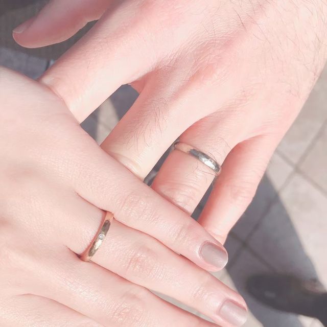 【YUKA HOJO(ユカホウジョウ)の口コミ】 デザインが決め手でした。ハンドメイドの槌目が柔らかく、温かいデザイン…