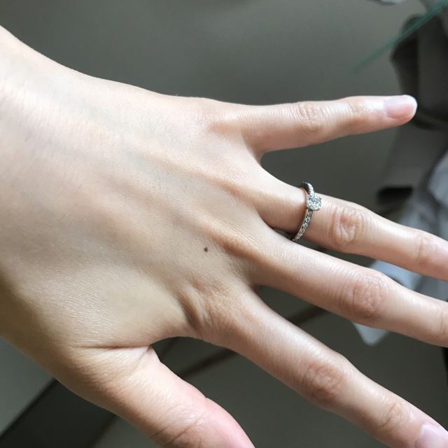 【ブルガリ(BVLGARI)の口コミ】 彼がイタリアに旅行してブルガリ本店に行ったことがあるため、ブルガリで…