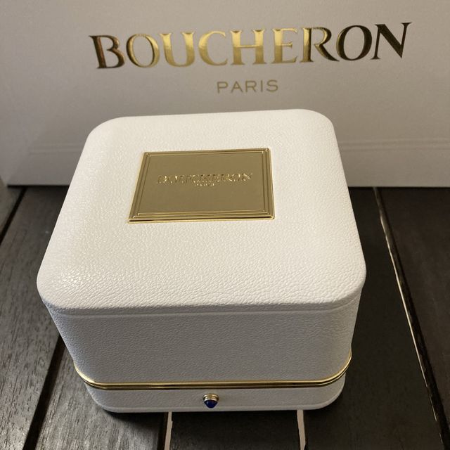 【ブシュロン(BOUCHERON)の口コミ】 石が付いてないのに、エタニティリングのように輝いているところがお気に…