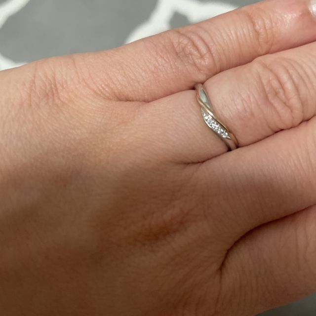 【ケイウノ ブライダル(K.UNO BRIDAL)の口コミ】 デザインが気に入りました。ピンクゴールドが好きで、でもシルバーのリン…