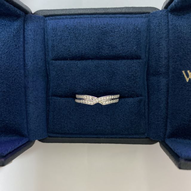 【ハリー・ウィンストン(Harry Winston)の口コミ】 存在感がありダイヤの輝きはどの角度からでもしっかり輝いてます。婚約指…