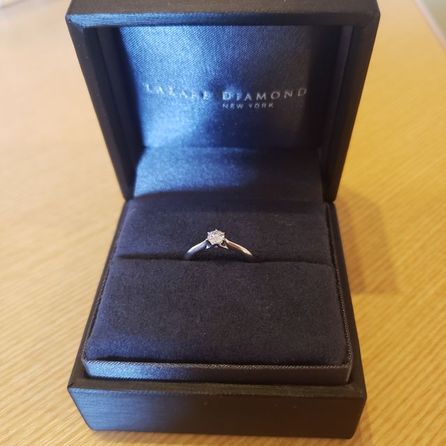 【ラザール ダイヤモンド(LAZARE DIAMOND)の口コミ】 シンプルなデザインが可愛いと思いました。
従業員の接客がとても親切かつ…