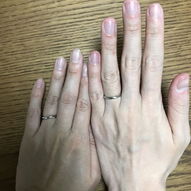 【銀座ダイヤモンドシライシの口コミ】 母の結婚指輪を見て育ったので、指輪はシンプルなのが1番！と思っていまし…
