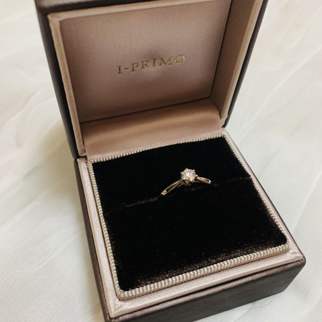 【アイプリモ(I-PRIMO)の口コミ】 プロポーズでダイヤを頂き、その後2人でお店にデザインを選びに行きました…